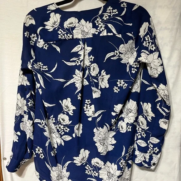 Kut from the Kloth Blue Wrap‎ Blouse 3/4 Sleeve - Picture 2 of 3